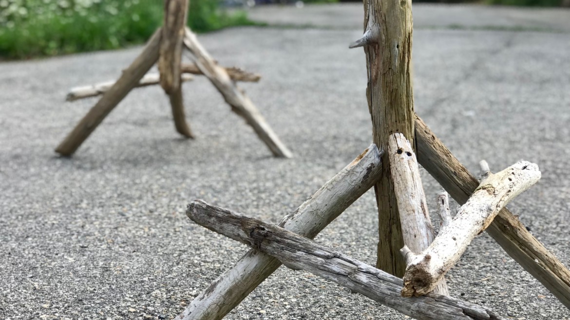 Building a Driftwood Arch with Tripod Feet